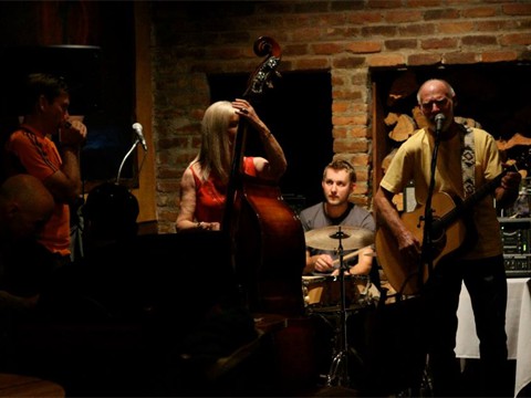 saloon_music1
